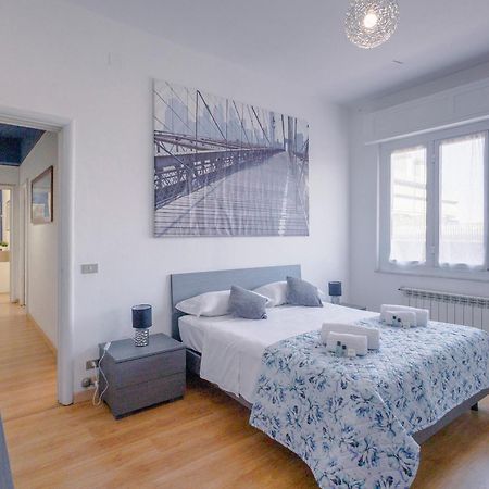 "L'Attico Bianco" City View 10 M A Piedi Dal Mare Савона Экстерьер фото
