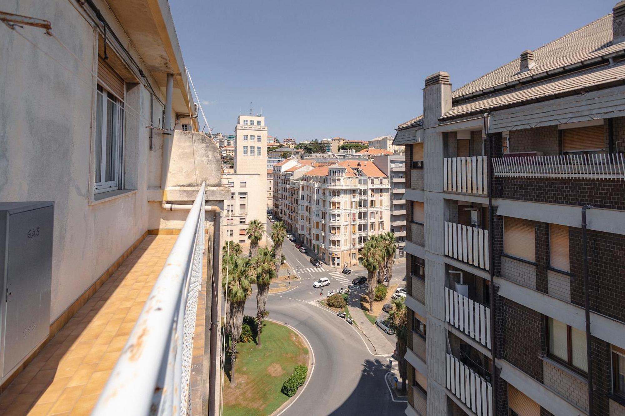 "L'Attico Bianco" City View 10 M A Piedi Dal Mare Савона Экстерьер фото