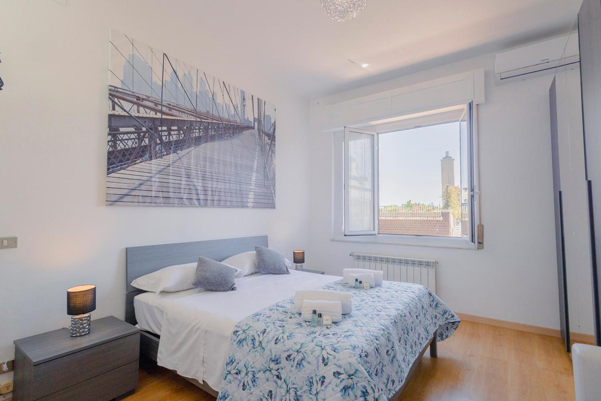 "L'Attico Bianco" City View 10 M A Piedi Dal Mare Савона Экстерьер фото